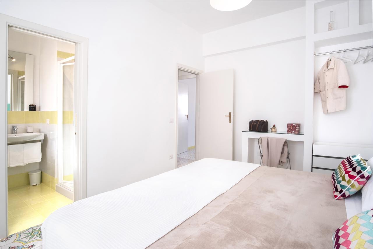 Amore Rentals - Appartamento Erica Сорренто Экстерьер фото