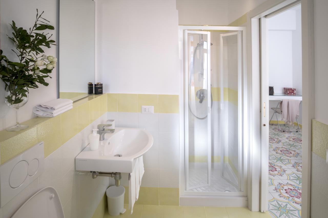 Amore Rentals - Appartamento Erica Сорренто Экстерьер фото