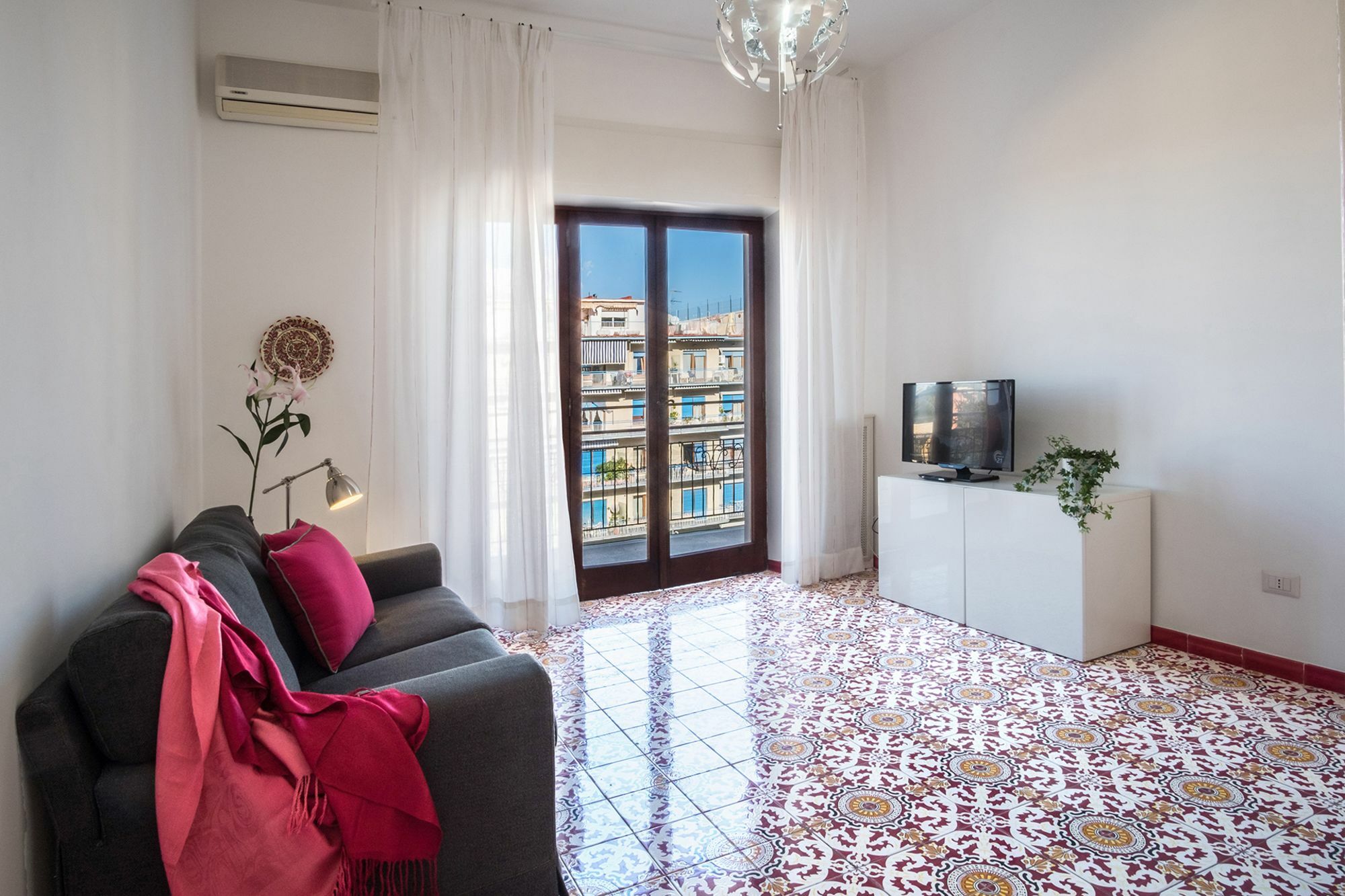 Amore Rentals - Appartamento Erica Сорренто Экстерьер фото