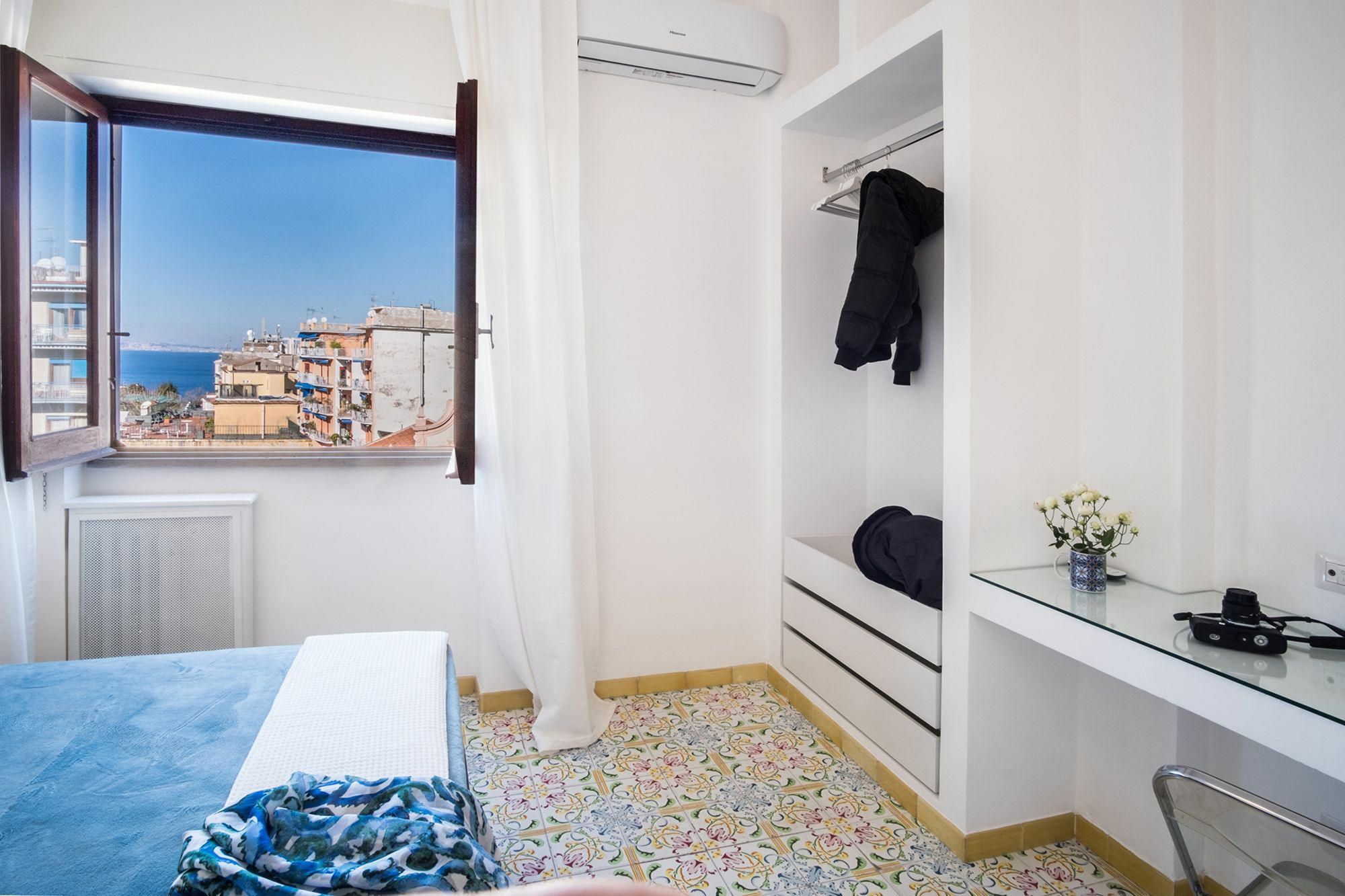 Amore Rentals - Appartamento Erica Сорренто Экстерьер фото