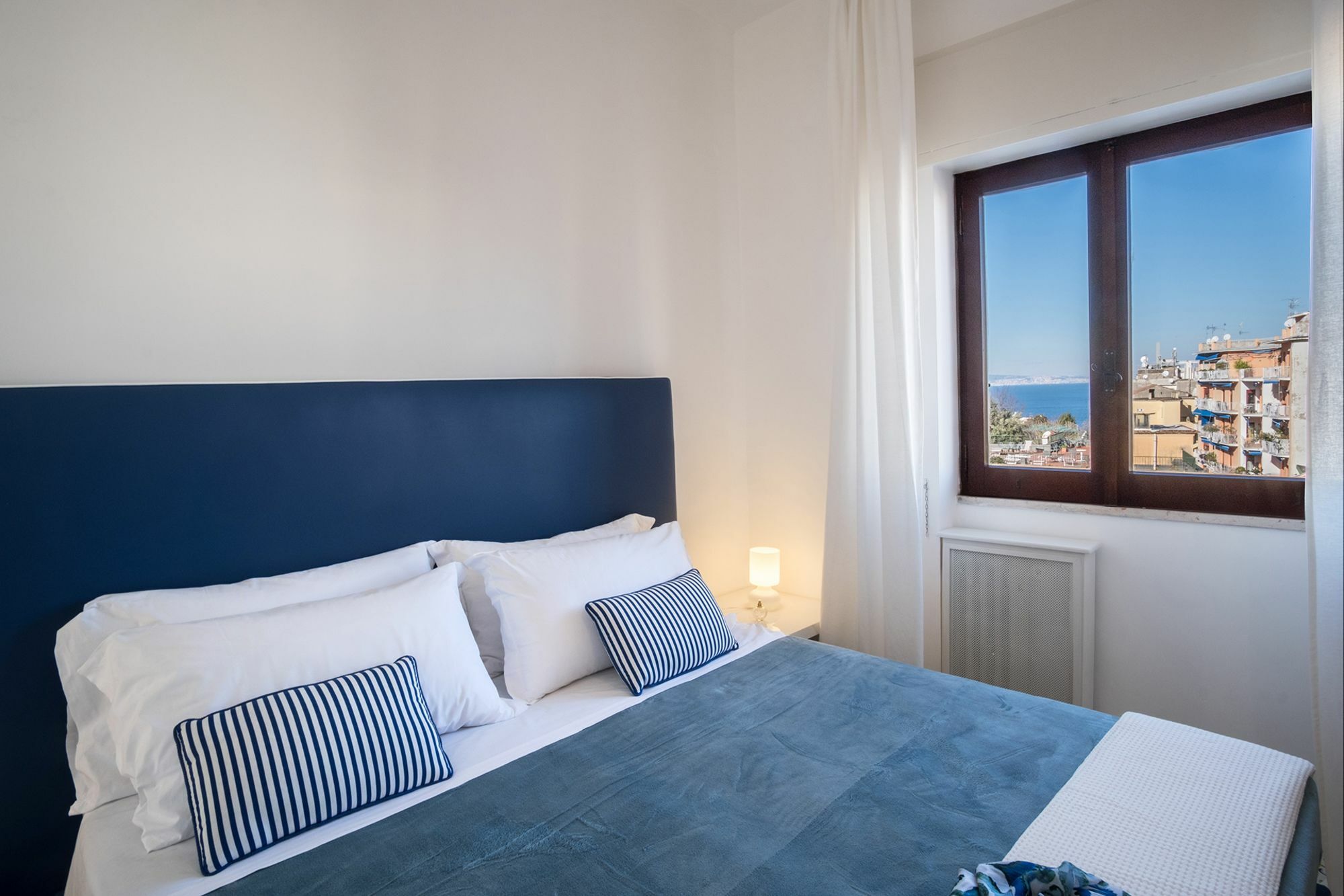 Amore Rentals - Appartamento Erica Сорренто Экстерьер фото
